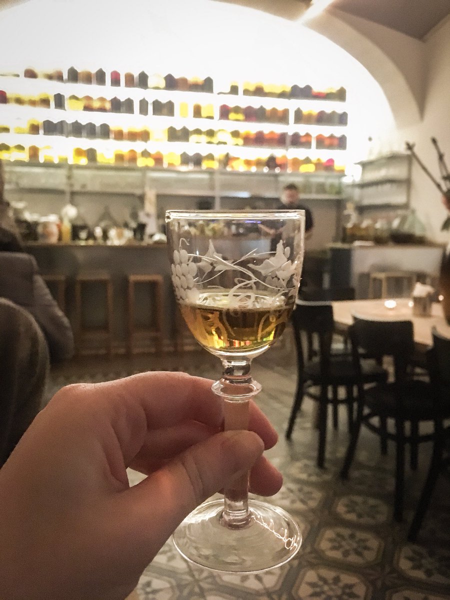 zumfressngern's tweet photo. Die besten #leaftoroot drinks : Feigenblatt-Likör https://t.co/fXjTtks4NV