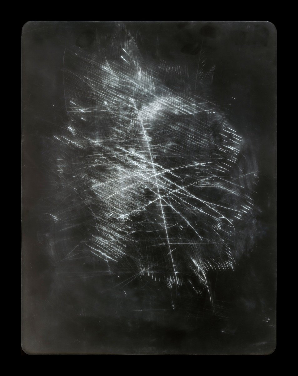 GalleryKayafas's tweet photo. "The cutting board, in a kitchen is a culinary tabula rasa... The images of these cutting boards are visual records of skill, artistry and labor, made visible in this intersection of food and art.” - Judy Haberl

The Chef’s Hand Reversal, Chris Willis, 2018. © Judy Haberl https://t.co/2I79j6uhR7