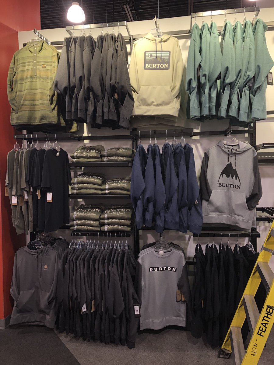 criesnarryy's tweet photo. Someone hire me to do visual merchandising 🙌🏼 before and after https://t.co/h1qxtAXK6i