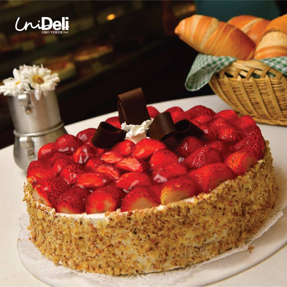 Nuestras clásicas tortas te esperan para completar tus eventos con amigos y familia. ¡Son una delicia! #Sweet #Cake #Unipark #Hotel #Tradition