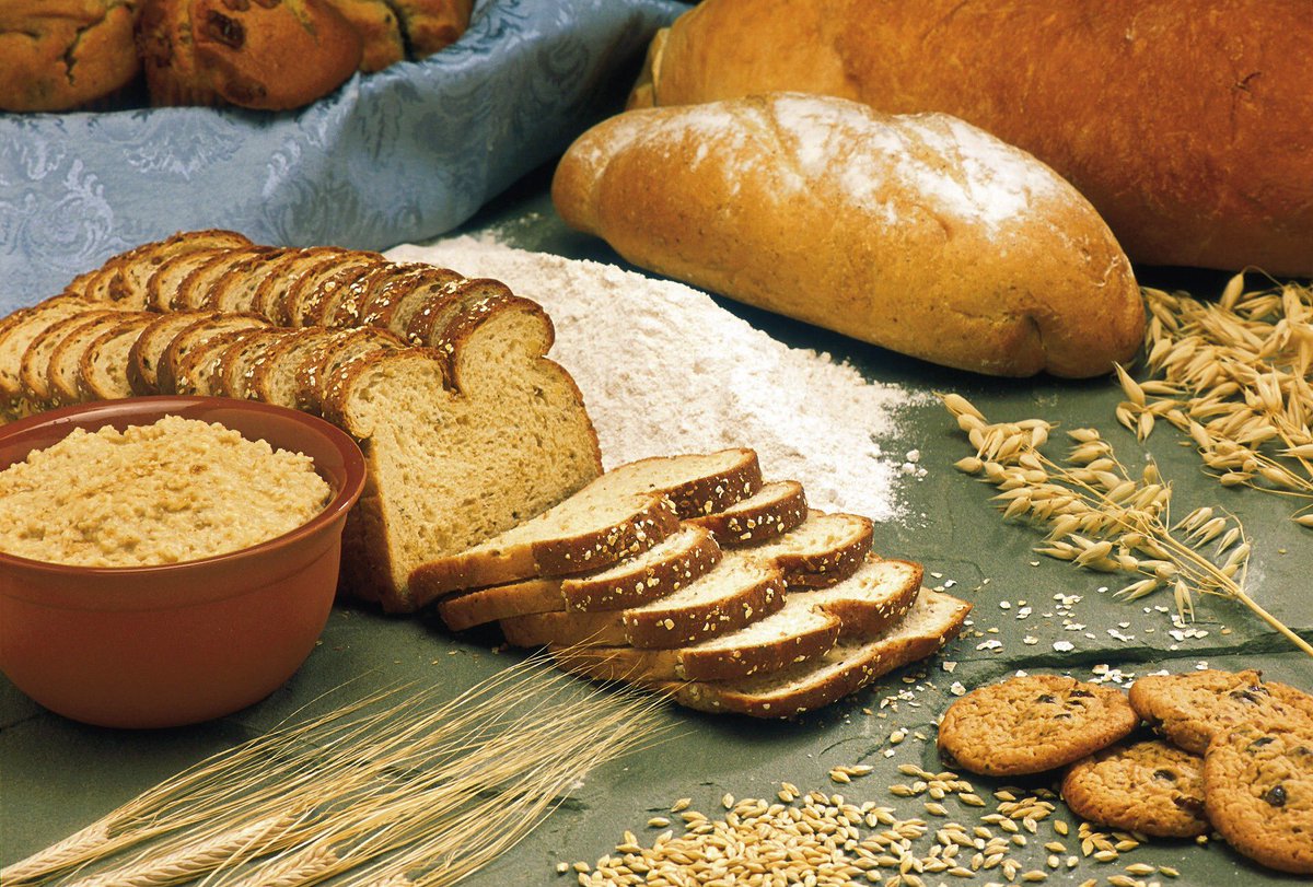 thisisadaeze's tweet photo. Day 3 Gift 3 of 7
Thou Shalt Use Fresh, Quality Products. The summary image below says it all. Always choose whole grain over refined, or brown over white. #EatHealthy #StayHealthy https://t.co/BKMyNjflxA
