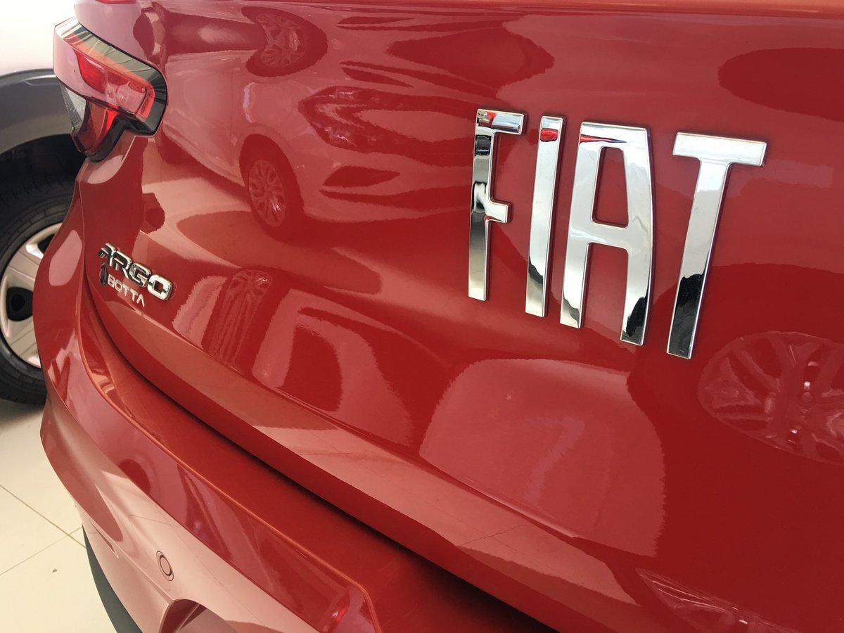 FiatBotta's tweet photo. O #FiatArgo impõe respeito por onde quer que passe. Olha só esse design! 😱 🚗 Quem ama o #fiatargo levanta a mão!!🙌
👍 Vem para a Fiat Botta conhecer esta máquina.
#fiat #argo #argovermelho #xanxere #fiatbotta https://t.co/byajDdm5q6