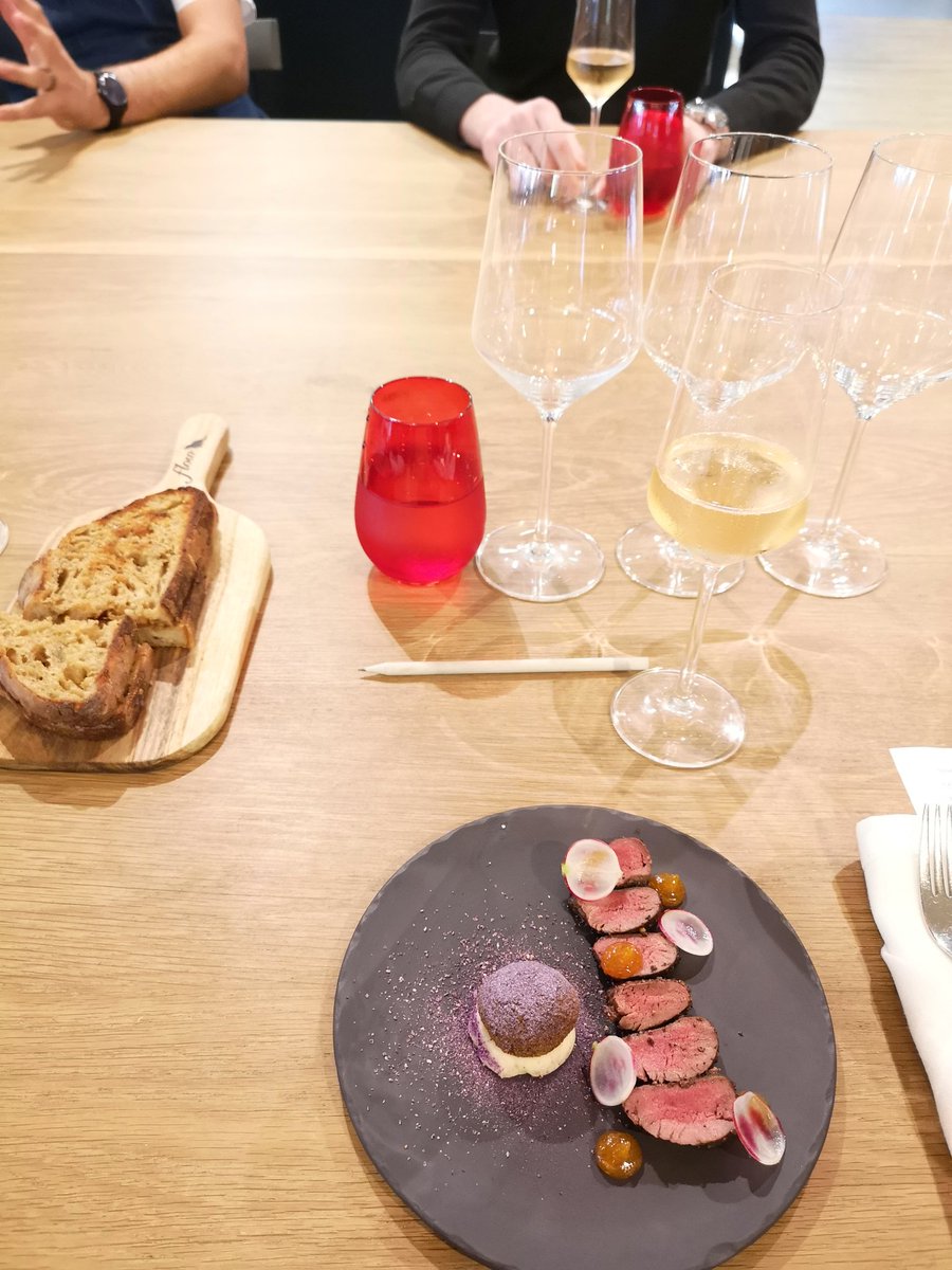 ilse_vdberg's tweet photo. Leopard's Leap invites you into the kitchen to feast around their truly South African Table. Good food, good wine, great country ❤️🍷🥂🍴🇿🇦 read my review here: https://t.co/5g1pYNYzov #southafrica #satable #leopardsleap #food #wine #foodandwine #southafricantable #franschhoek https://t.co/aTu1BvP24l