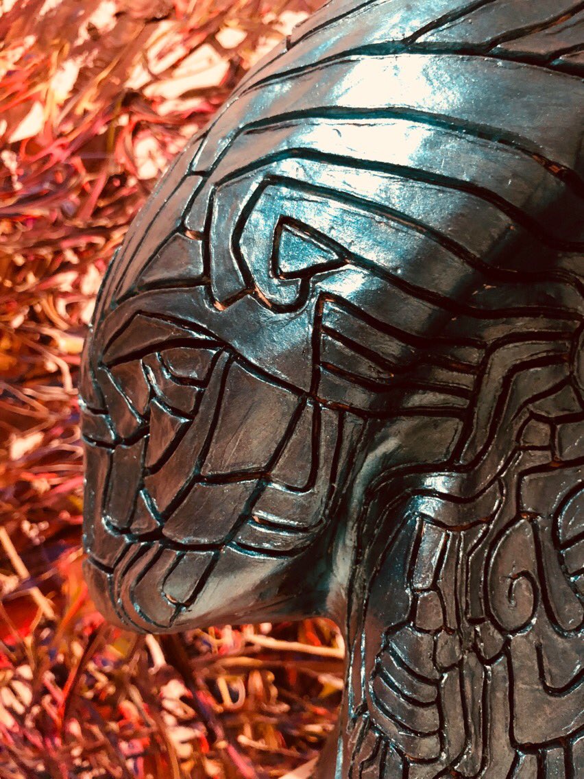 JohnyDar's tweet photo. DAR-DEL-ICA !! In case you don’t already know whose landing this year... this alien is here to remind you. New JD sculpture... with a message. It’s time ☄️🛸💥 @dardelica #transmission #dardelica #alien #message #2019 #holdontight #landing #intergalactic #alienanimal #johnydar https://t.co/4szIZXqwAS