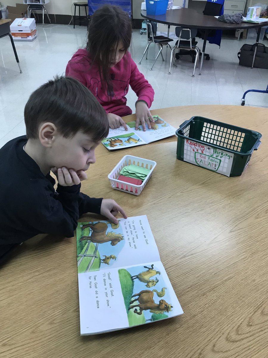 MWood113a's tweet photo. Making some REAL READING SALAD in reading groups today! #thinkingaboutreading  @TannyMcG #SD113a #OWbears https://t.co/Ml7y1998hK