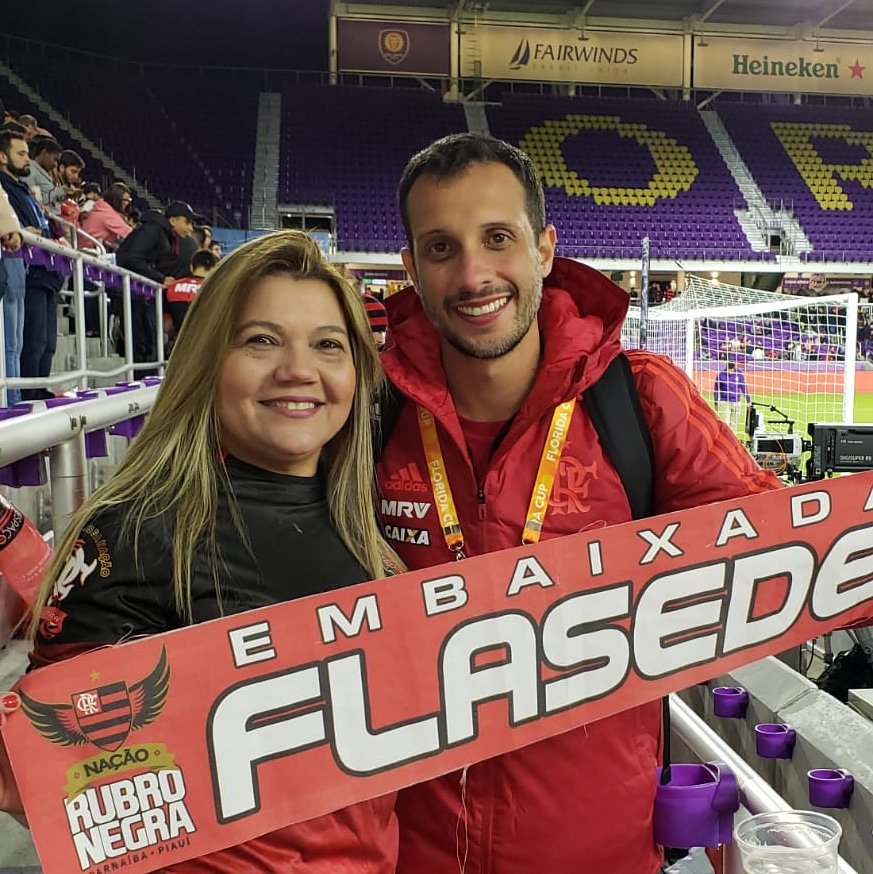 FlaSedePhb's tweet photo. Se tem @Flamengo Tem @Flasede. Nossa torcedora Sheila acompanhou de perto o primeiro jogo do Flamengo em 2019 na @Florida_Cup. Eduardo coordenador das Embaixadas tbm esteve presente. 
#EmbaixadasRN #Flamengo #FloridaCup #VamosFlamengo #Flasede https://t.co/HvmvM6kncf