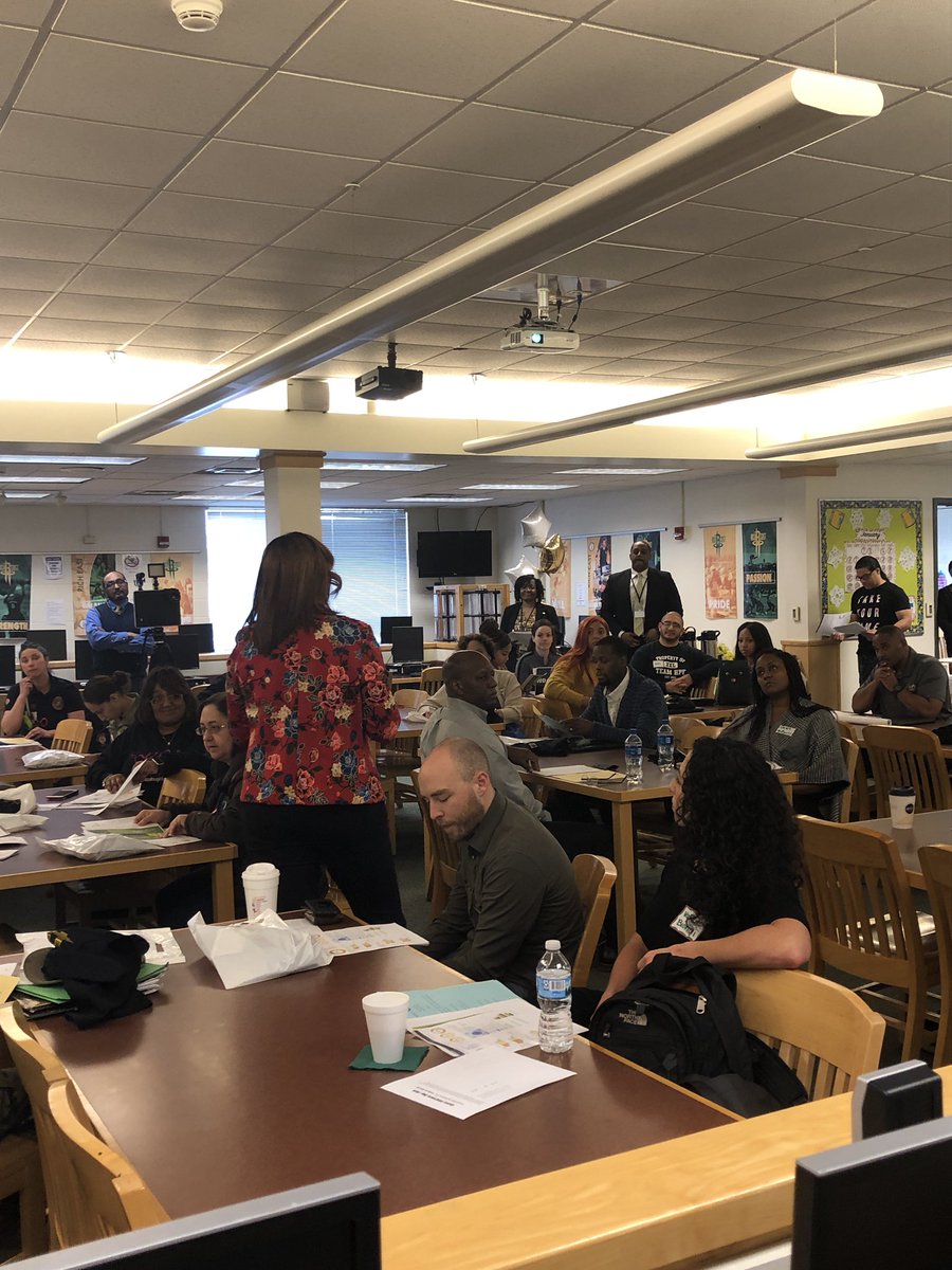 cknoxjam's tweet photo. Rich East Rockets Career Awareness Day! The community coming into our building to share their knowledge with our students. #richinstudentsuccess, https://t.co/cxJDdZBR2c