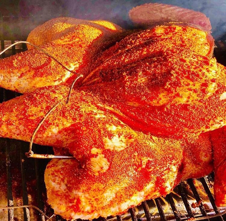 KosmosQ's tweet photo. #Repost from @wonderboyq! 🔥👏🏻
“SMOKED 15lb TURKEY on the @traegergrills pellet smoker with @kosmos.q Dirty Bird and Dirty Bird HOT!!!” #wonderboyq #smoked #smokedturkey #smokedbbq #pelletgrill #bbq #bbqturkey #turkeybbq #bbqsmoker #bbqporn #bbqgasm #bbqrub #bbqlovers #bbqnation https://t.co/Xv9M01UlQm