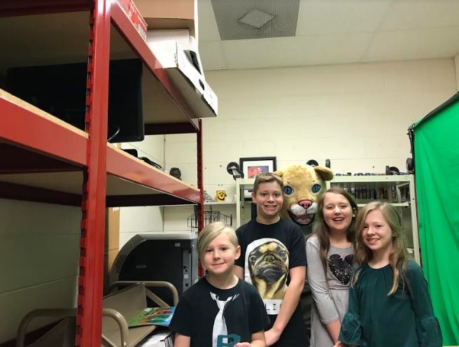 RyanHart2013's tweet photo. I had my "Assistant Principal" reward this morning! 4 students saved up their "Cat Keys" to help me for awhile.  They made decisions about school decor, planned assemblies, problem solved for other students, &amp; even checked in with "Roar" our mascot in his secret office! #WCUSD200 https://t.co/mM1DbNOSRt