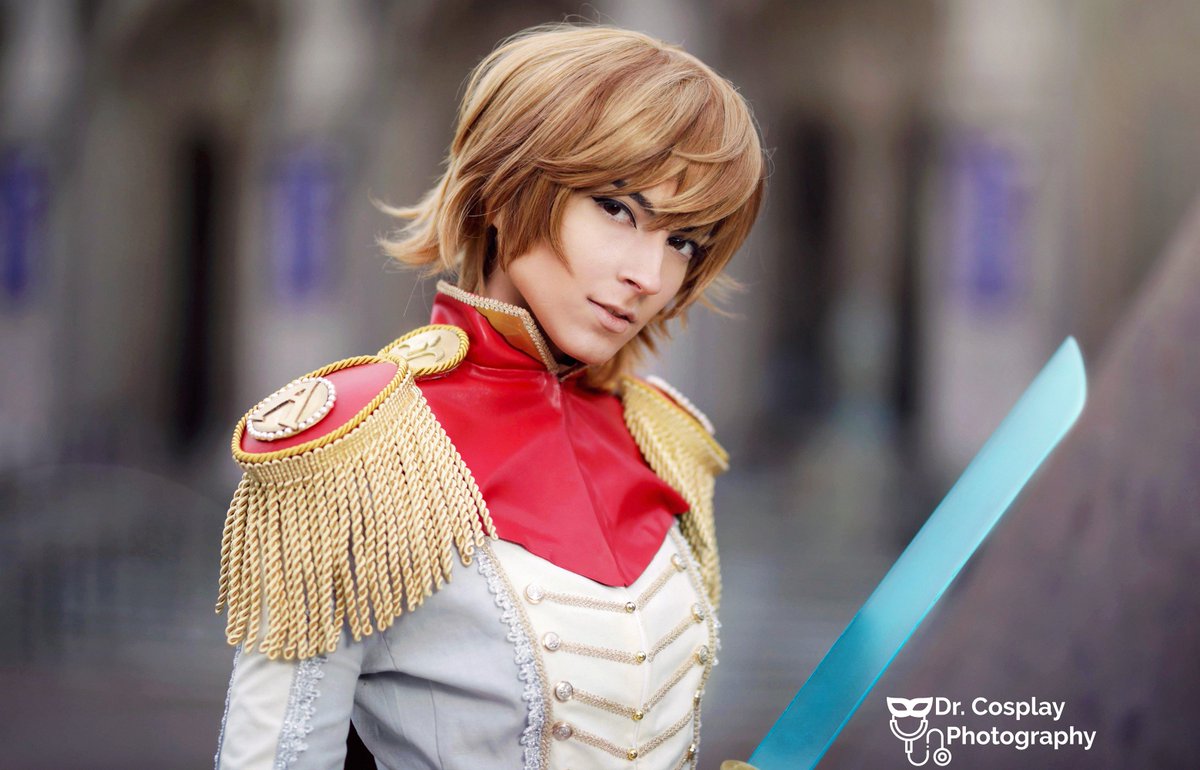 squeakadeeks's tweet photo. Here's a Goro in honor of the fact that my phone keeps autocorrecting Goro Akechi to "Goo Akechi" 😗♥️

Photography by Dr. Cosplay Photography 
Akechi cosplay and additional edits by me 
#cosplay #persona5 https://t.co/2WgkwEbs6t