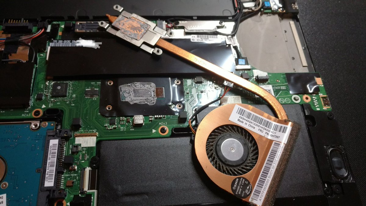 _Tasurinchi_'s tweet photo. Too much thermal compound, too much dirt... Not good 🙄 @lenovo @LenovoIN @LenovoSupport #T450 #ThinkPad #NeedMoreThinkPads https://t.co/OarkBtRWjs