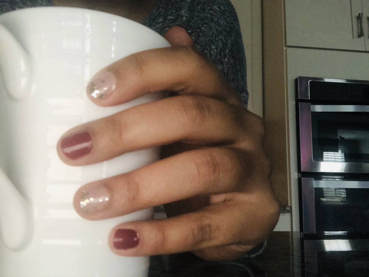 ankitachawla's tweet photo. New manicure #colorstreet #nailpaintstickers https://t.co/x8kwb1gyAv