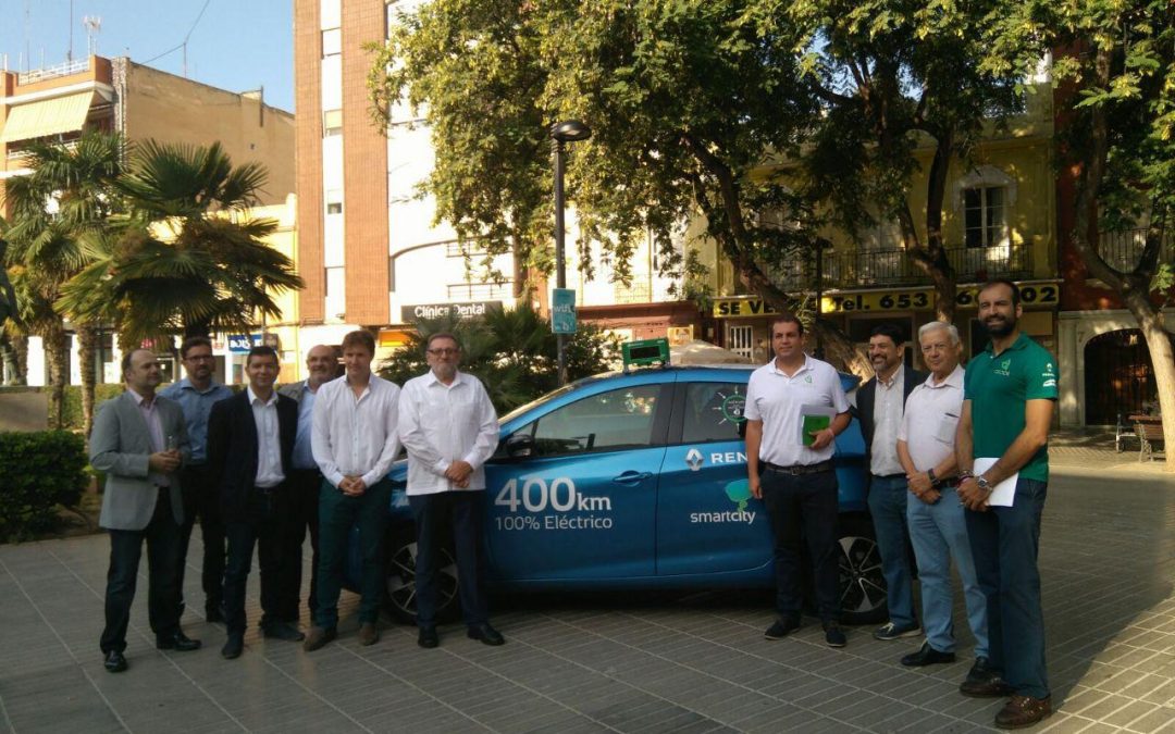 ovans_es's tweet photo. El pasado Octubre Torrent fue pionera y acogió la Jornada #MiCiudadInteligente RECI; un proyecto de análisis y difusión de Smart City en España. En ella, se presentó oficialmente el vehículo eléctrico #RenaultZoe ¿Qué pensáis sobre este vehículo? 🚗

https://t.co/eKWqlIMafi https://t.co/MTBec0pxtr
