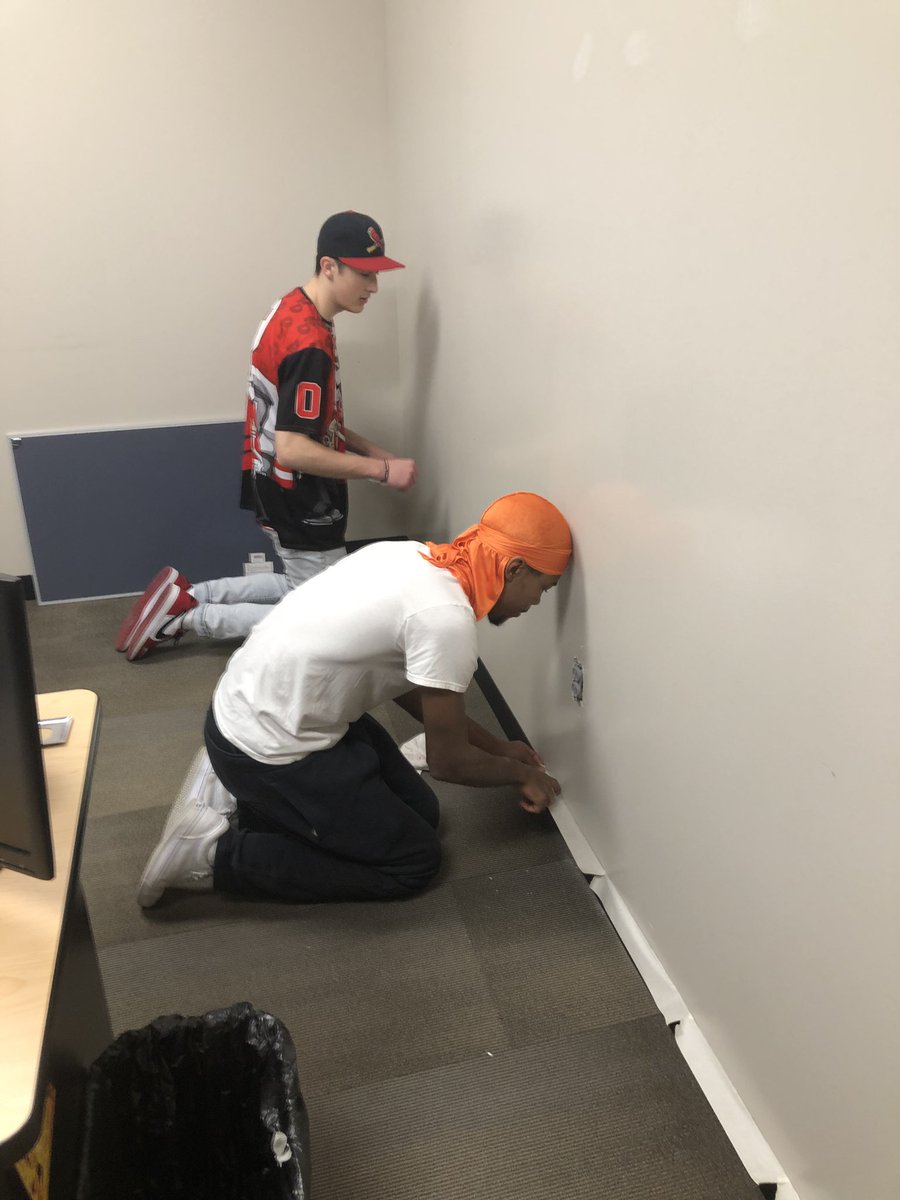 ccadvancedpaint's tweet photo. #officespace Students getting some Industry painting and how to work around the public eye. @CentralCampusDM https://t.co/h0aBKA6qn9
