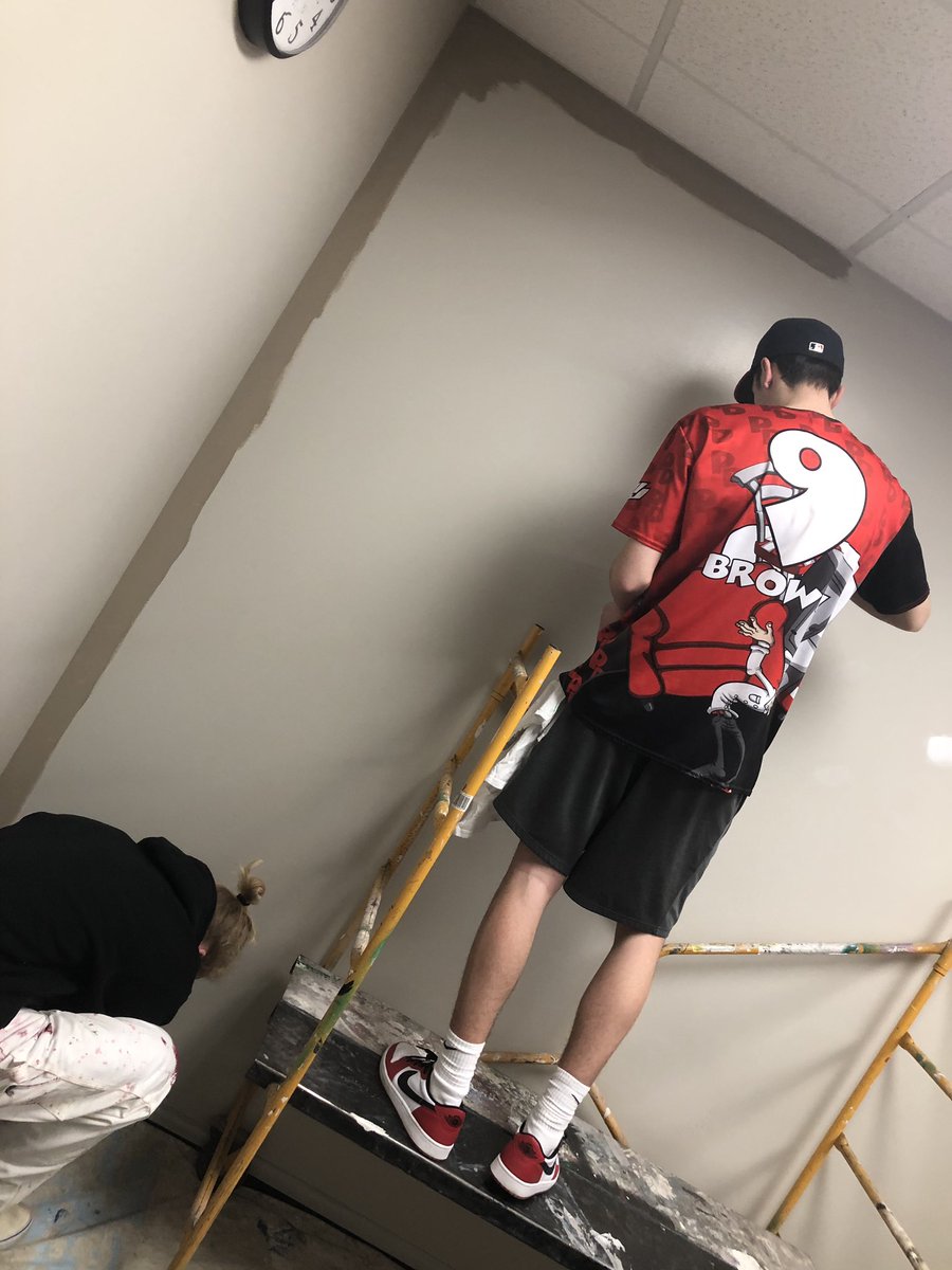 ccadvancedpaint's tweet photo. #officespace Students getting some Industry painting and how to work around the public eye. @CentralCampusDM https://t.co/h0aBKA6qn9