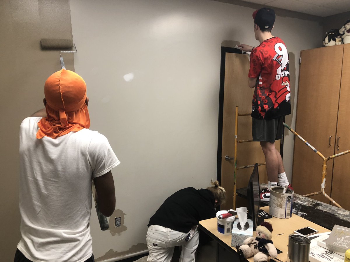 ccadvancedpaint's tweet photo. #officespace Students getting some Industry painting and how to work around the public eye. @CentralCampusDM https://t.co/h0aBKA6qn9