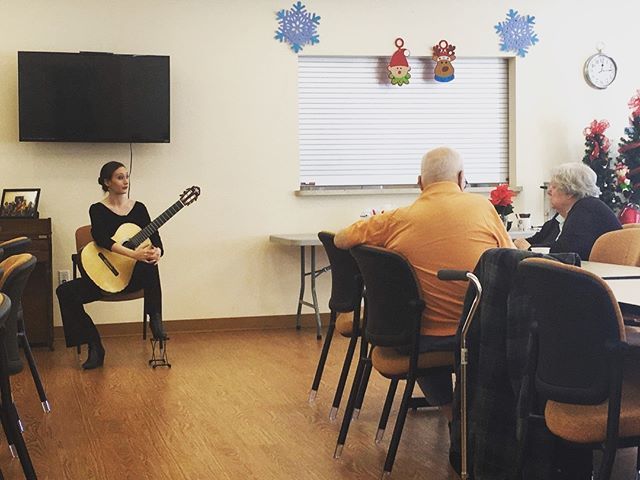 NECmusic_CPP's tweet photo. Fellow, Barbara Matthews answering questions after her solo classical guitar performance 🎸
.
.
#boston #nec #neccpp #NECmusic #NECfaculty #NECstudents #holiday #communityengagement #music #community #teach #educate #guitar #newyear @necmusic @boston https://t.co/VhaXfHzOHq