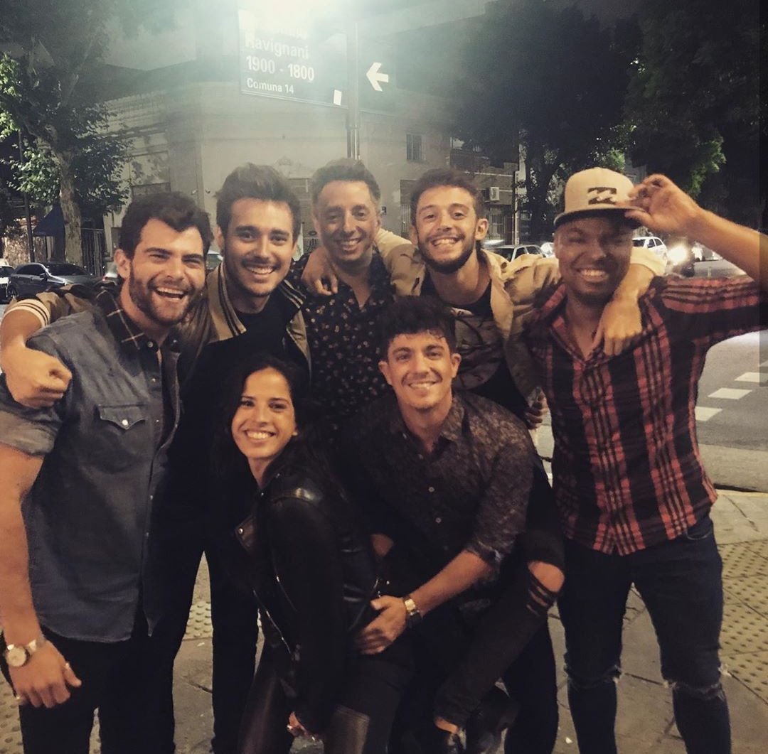 DiegoPiruli's tweet photo. Diego en la celebracion del cumpleaños de Facu con parte de los violettos 💜 https://t.co/aQV9NTuj1Y
