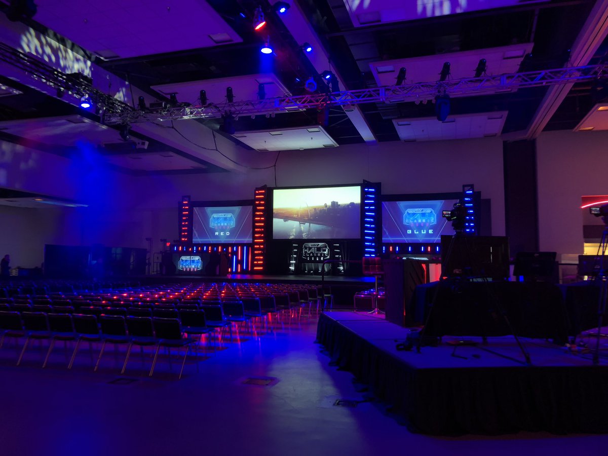 CinchGaming's tweet photo. The view from the Cinch booth. It’s amazing up in here! 30 mins to go time!  @UGCevents #HaloClassic https://t.co/TI1xzzusxa