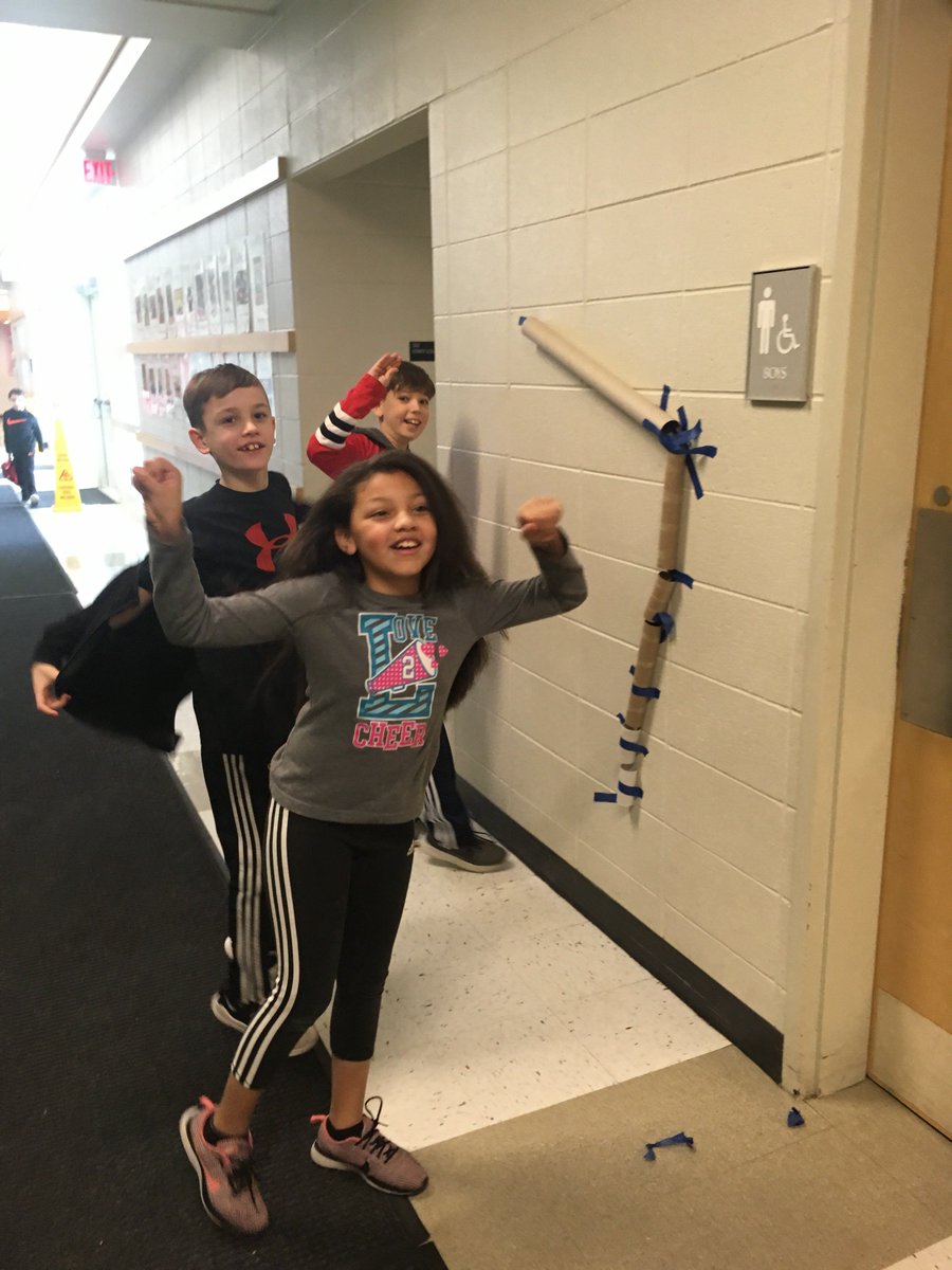 LBESlibrary's tweet image. How much fun today!  Thanks @LakeCountyES @MsEder3rdGrade class did awesome with this Great Fuzz Frenzy STEAM challenge!  #LB65 #readingsteamchallenge