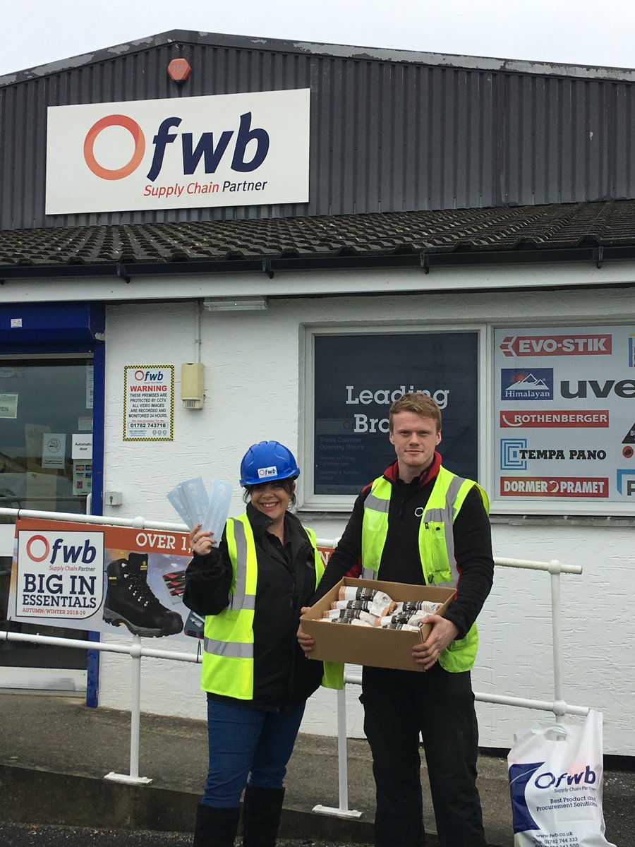 HitsCornwall's tweet photo. Cornish Claire visited the lucky @fwbproducts gang at Truro with pasties today!
This week's victorious Crib Time winners!����👑
#CribTime #Winners #FWBProducts #Cornwall #ScottTemple #PirateFM #Radio #WorkDay https://t.co/y0pJt7tVfx