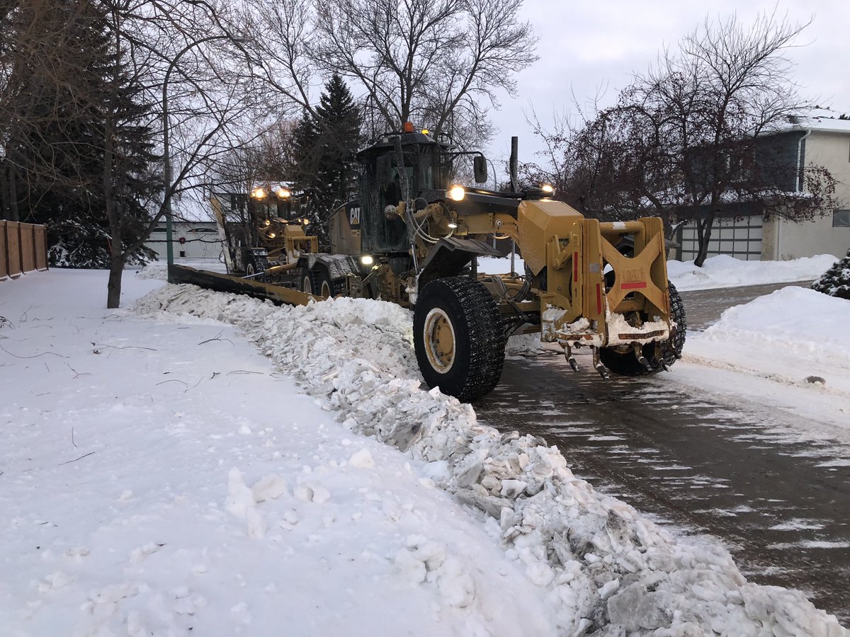 JaniceLukes's tweet photo. Winnipeg! Where we know how 2 move snow! Winding up residential plow-$millions invested in moving snow. HUGE thanks 2 @cityofwinnipeg Staff &amp; Contractors working round the clock!Yes. Some challenges but put into perspective-thousands of kms or roads,sidewalks &amp; pathways cleaned! https://t.co/pHz3peCDEI