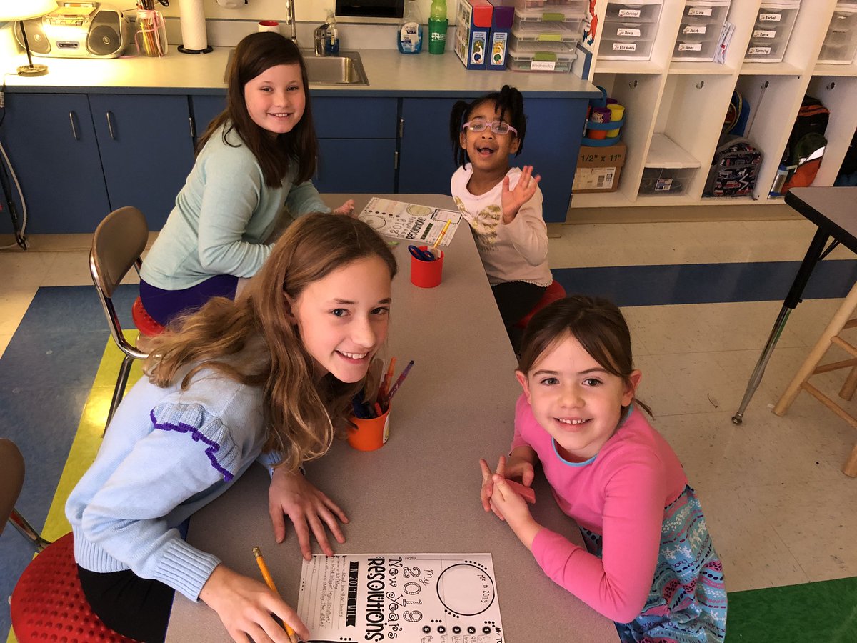 Math5Root's tweet photo. Working on our 2019 Resolutions with our kindergarten friends! #WorkHardBekind @RootElem @wbboswell https://t.co/WG6Jx3xecb