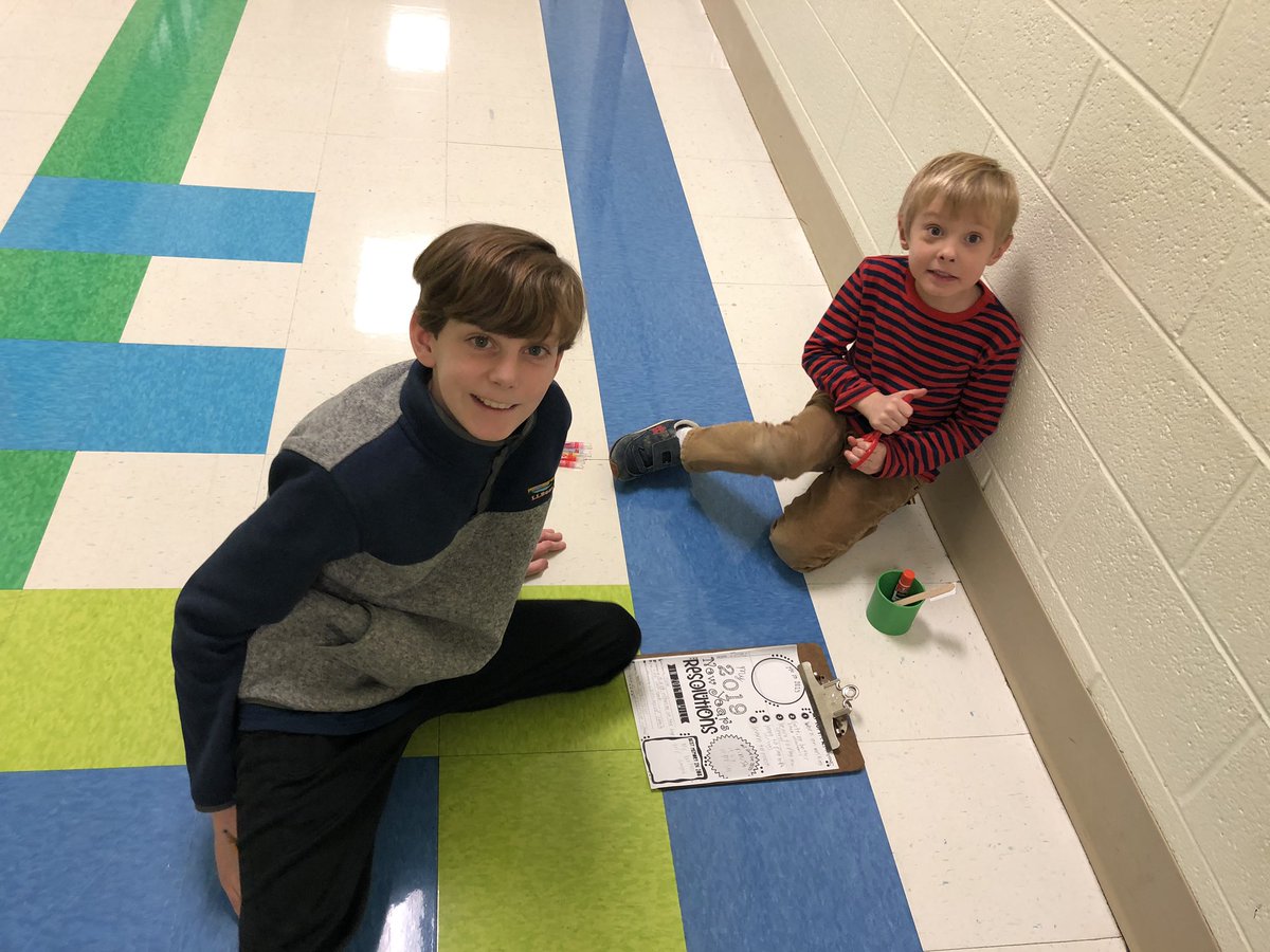 Math5Root's tweet photo. Working on our 2019 Resolutions with our kindergarten friends! #WorkHardBekind @RootElem @wbboswell https://t.co/WG6Jx3xecb