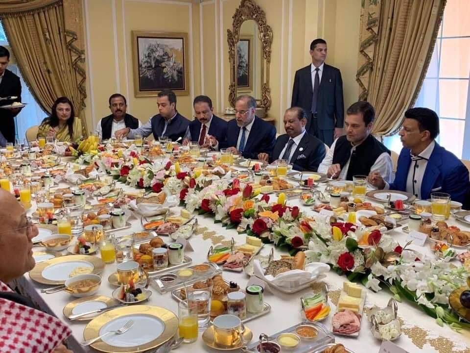 keshaboinasri's tweet image. #RahulGandhiInDubai Spot the difference in Dubai!

#ModiIn2019 #BJPNationalConvention #AbkiBaarFirModiSarkar #BJP4India #NarendraModi