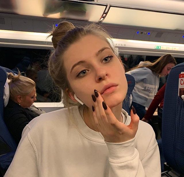 Kseniyarpg's tweet photo. Back to London. https://t.co/bjIn3VnABL