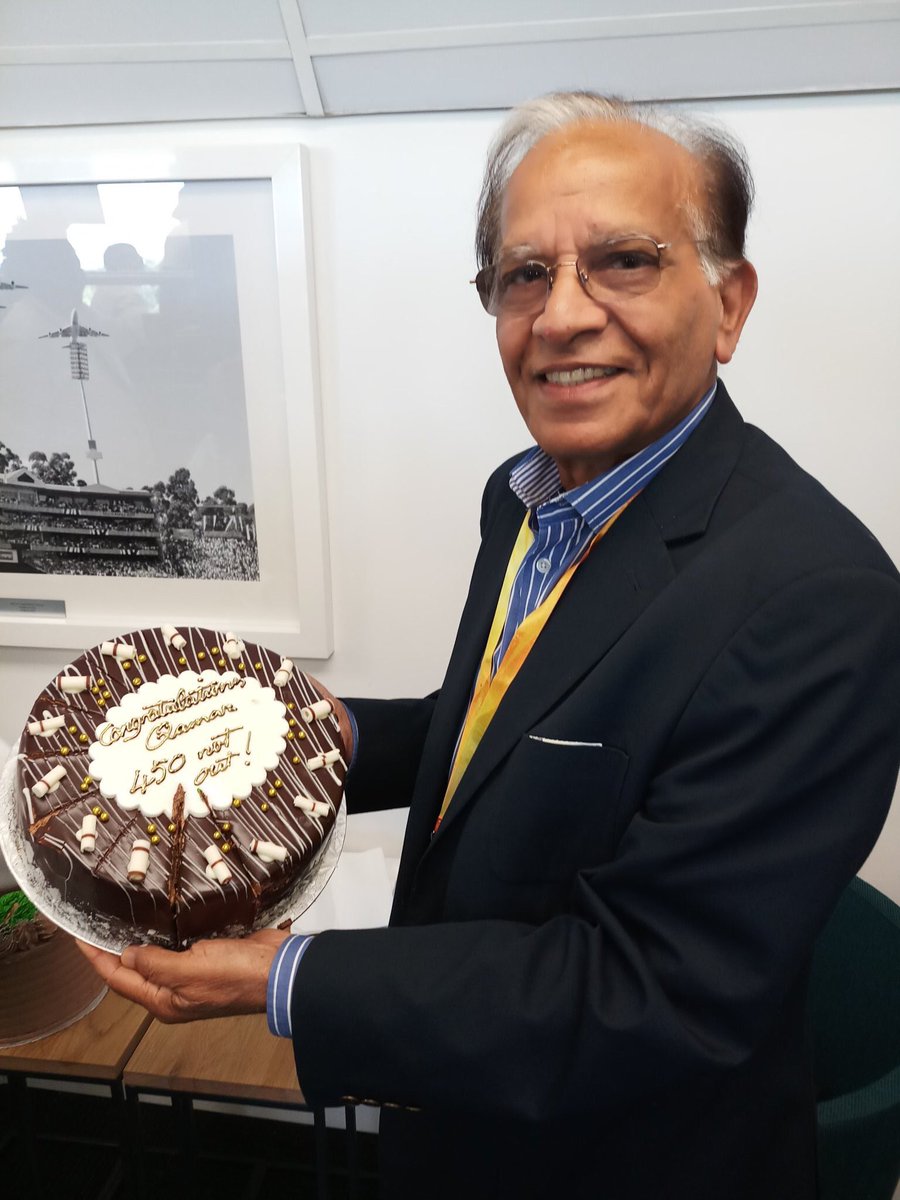 UbaidAwan's tweet photo. Many many congratulations to senior Pakistani sports journalist Mr @qamaruk for covering 450 test matches. #SAvPAK #450NotOut https://t.co/xyGyluyE9l