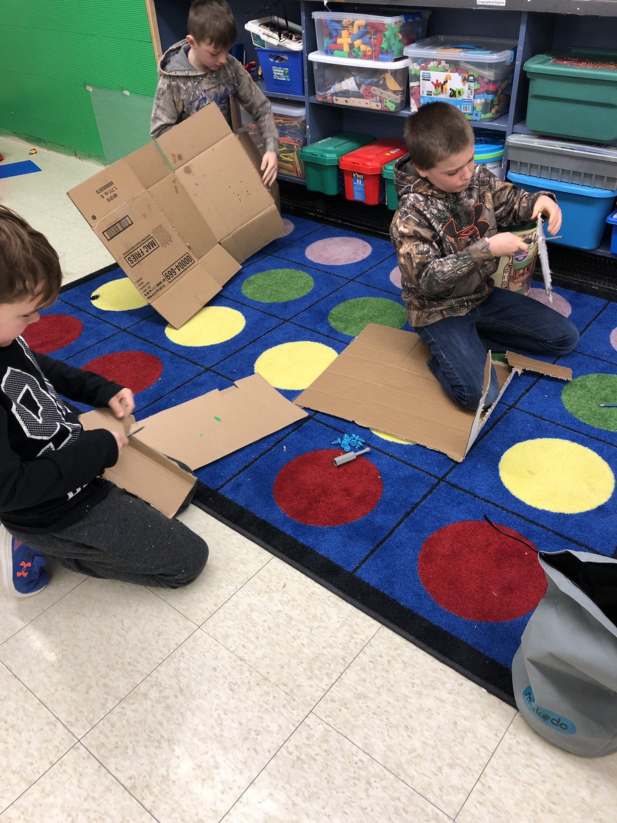 UPSLibrary's tweet photo. Grade 4s exploring with our new Makedo kits #cardboardeverywhere  @JamesLangner https://t.co/moLG3ViZ3U