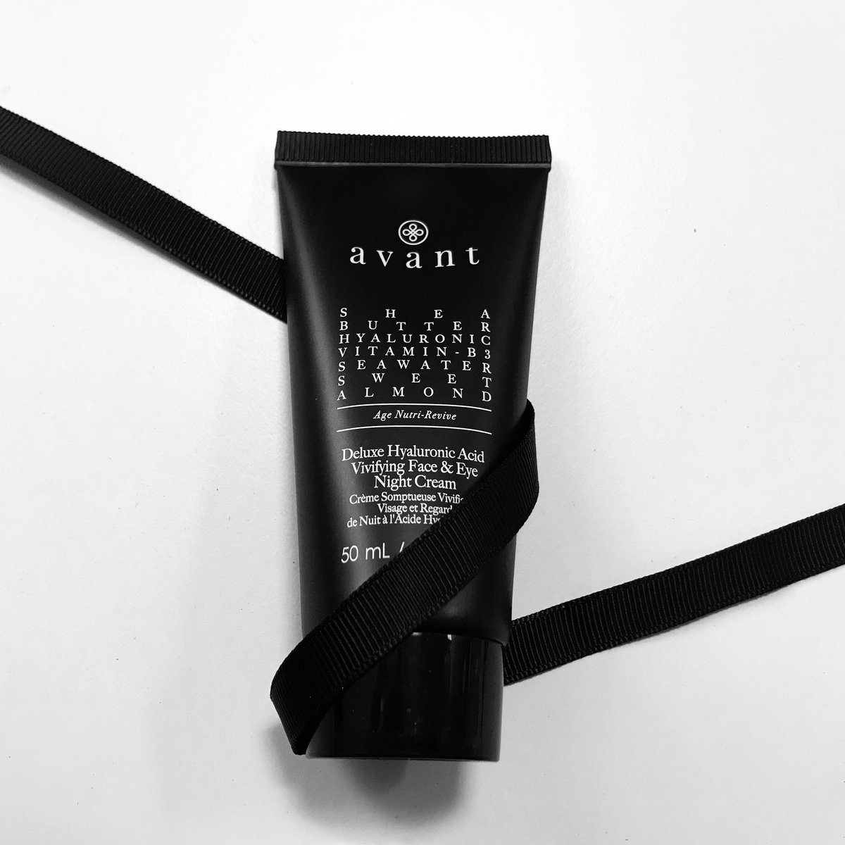 avantskincare's tweet photo. #newblogpost Learn more about our Deluxe Hyaluronic Acid Vivifying Face &amp; Eye Night Cream https://t.co/pdxFHitoCc https://t.co/byQ1x5grrm