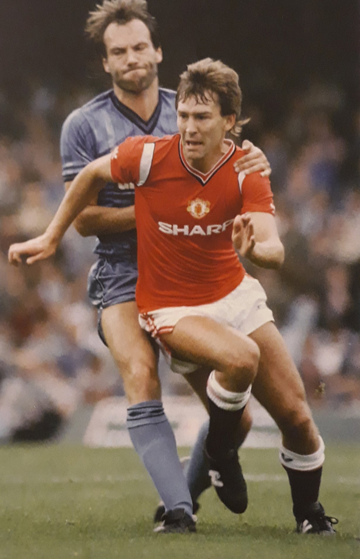 Bryan Robson, Manchester United F.C., 62 years old today. Happy Birthday Captain Marvel ! 