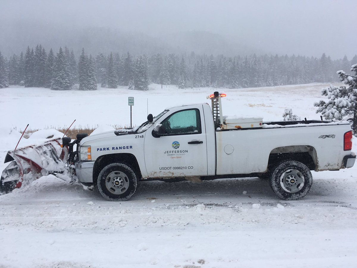 JCOSRanger15's tweet photo. Rangers and staff @JeffcoOpenSpace are working hard to keep the parking lots plowed at all parks. For your and our safety, please give us plenty of space when you see us plowing. Thanks! #jeffcotrails. https://t.co/7qJWWWX1cy
