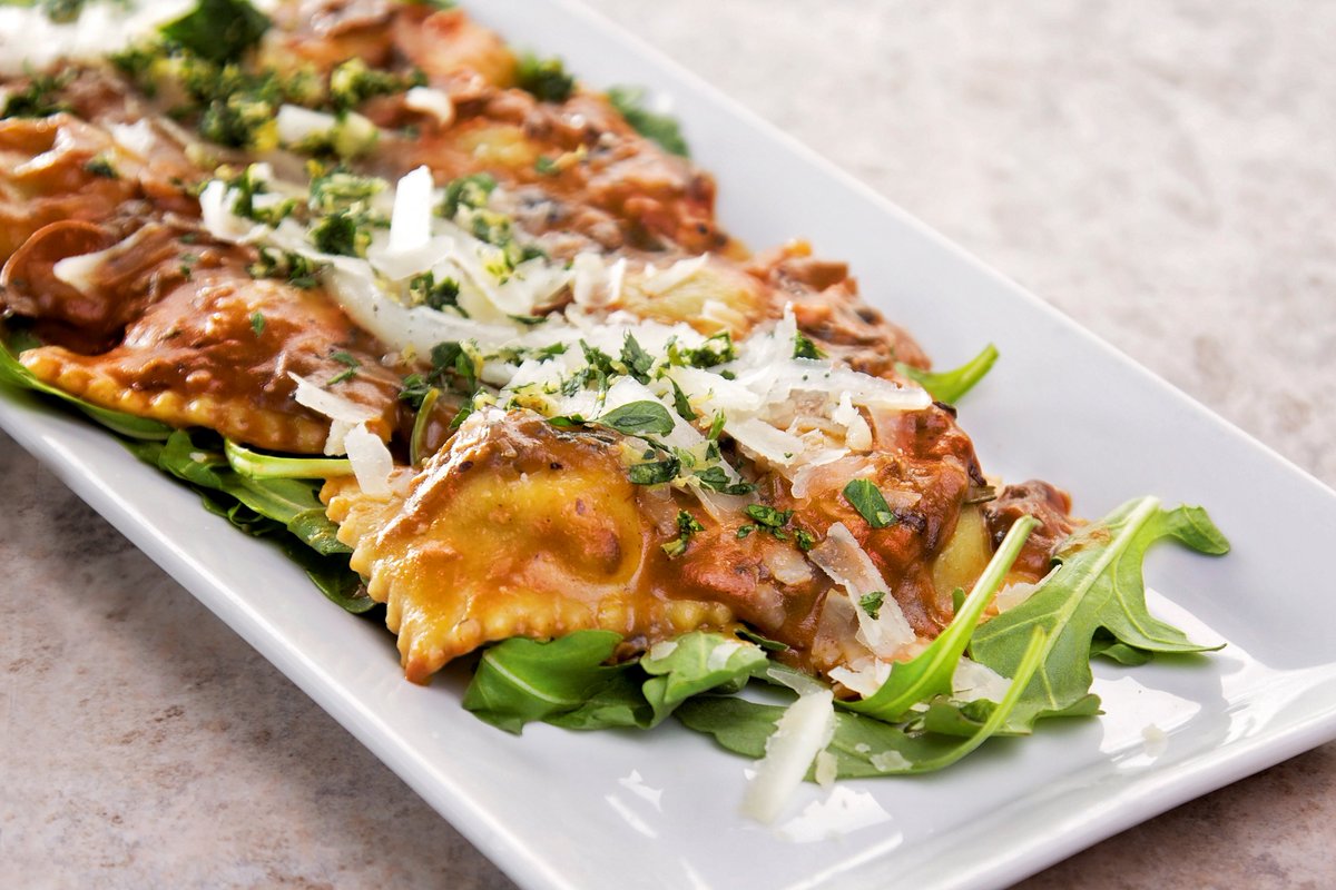 VaticanoYEG's tweet photo. What are you in the mood for tonight?  Pizza or Pasta?  How about one of our signature entrees? Book to eat at Vaticano Cucina tonight or this weekend.   Enjoy a great meal that won't break the bank!

#yeg #yegeats #mmm #italianfood #yegfood #yeggers #eathere #supportlocal https://t.co/jJYCTykxNp