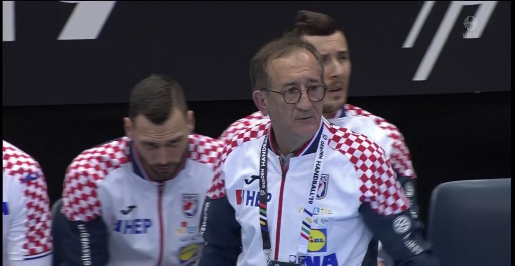 starkadurpet's tweet photo. Woody Allen is Croatia’s coach.
Amazing fact.
He plays the clarinet for his boys at half time to calm them down.
Amazing artist but also a pedophile, wich is bad.
4 Oscars 🎖🎬
WC champion?
#ICECRO https://t.co/M5umQXcbdJ