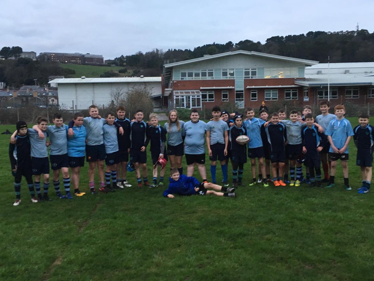 Diolch i <a href="/AddGorffBroDur/">Add.Gorff Bro Dur</a> am ddod i fynny i gael gêm gyda ni heddi. Gobitho y cewch siwrne sâff gatre. Roedd yn gyfle da i rhai o dîm bl.8 i gael runout fach cyn ein gêm gwpan yn erbyn Ysgol Glan y Mor mewn cwpwl o wythnosau