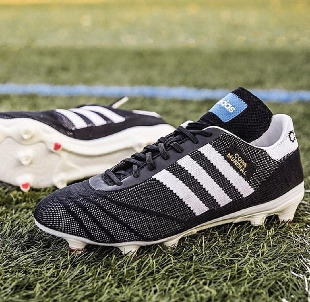 Deportes RPC on Twitter: 😍⚽👟 Adidas lanzó estos botines #COPA70 por su aniversario #70. ¡RT y LIKE si los quieres! 🔄❤️ #FutbolRPC Vía @juezcentral https://t.co/rZSlMUYCOe" / Twitter