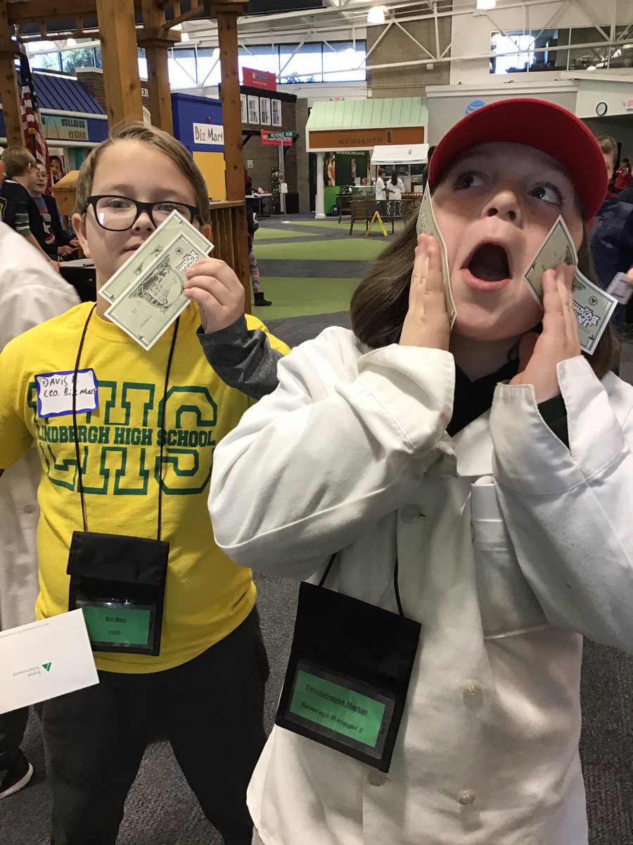 Caroline Swanson tweet media