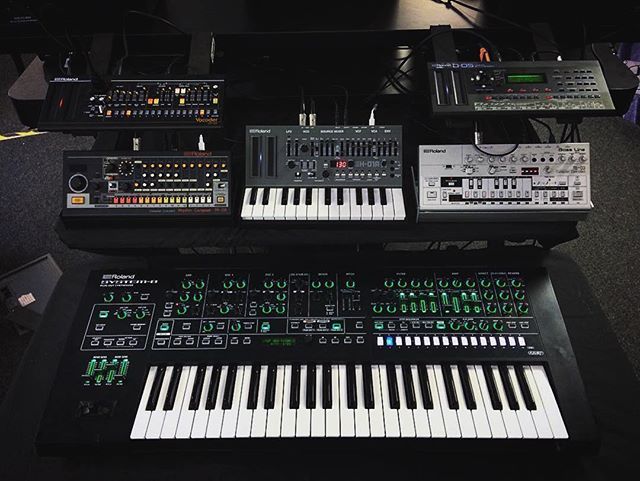 ROLANDCANADA's tweet photo. 🎹🎹🎹 What's your weekend looking like? Make sure to tag us @ROLANDCANADA and #myroland on your gear posts and stories for a chance to be featured!⁣
⁣
📸: @reddogmusic⁣
⁣
#myroland #rolandcanada #roland #rolandsynth #rolandaira #rolandboutique #rola… https://t.co/Q8x77h95KY https://t.co/o2dLkdHXEQ