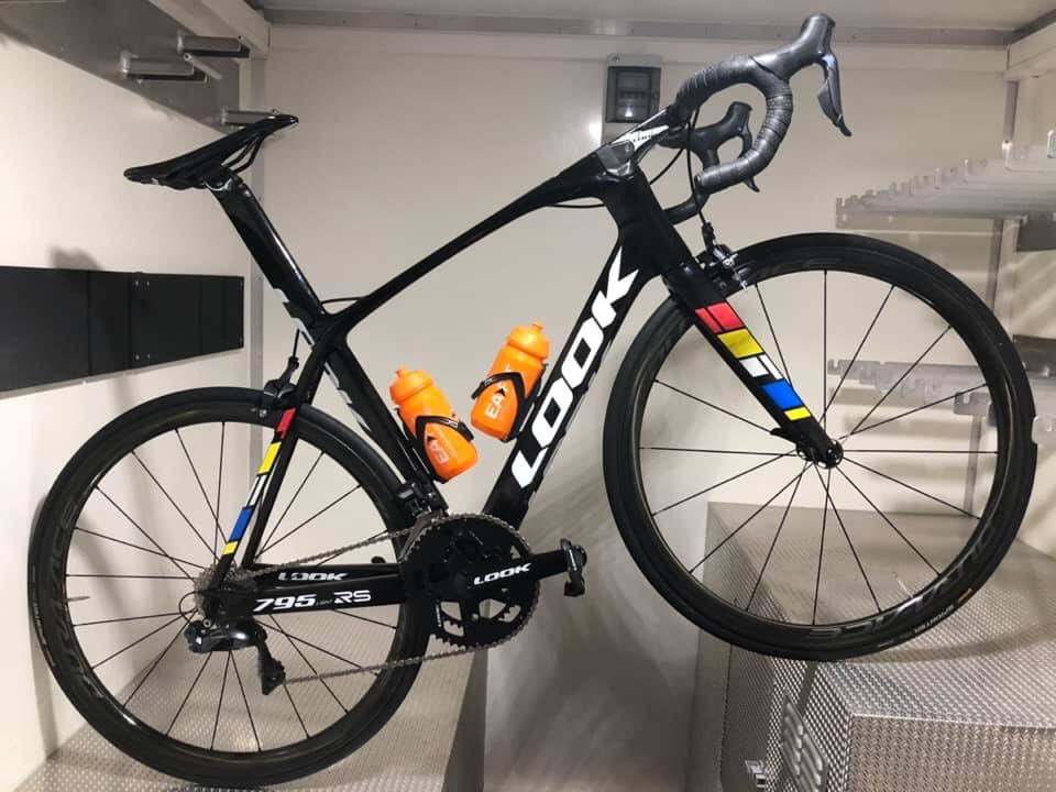 ccnogentsuroise's tweet photo. Cette semaine les coureurs ont reçu leurs vélos Look 795 light RS pour la saison 2019 👌🏼 un grand merci à nos fidèles partenaires @lookcycle @EAFIT_Officiel @ShimanoROAD @lazerhelmets @PRObikegear https://t.co/rC3KFGTlhG