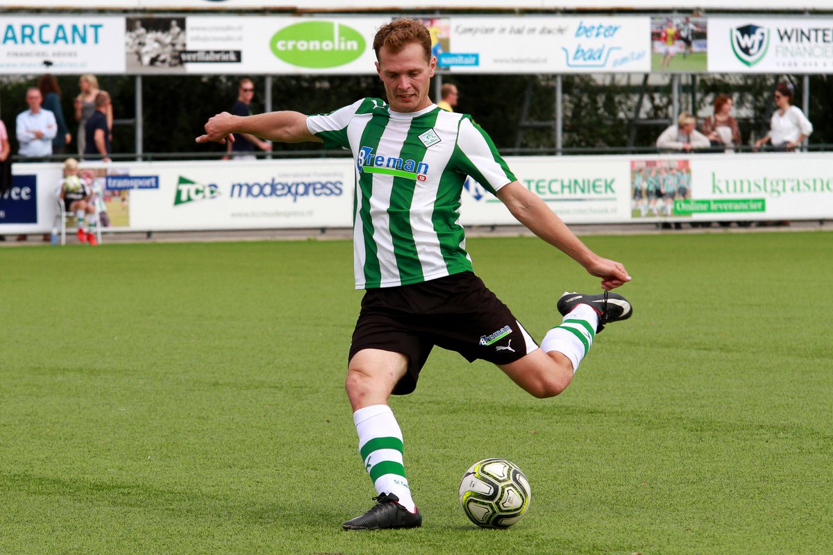 scgenemuiden's tweet photo. Roelof de Jong vertrekt aan het einde van dit seizoen bij Sportclub. https://t.co/7vuHrrQwSZ @Roenaldinho #spelerscarrousel https://t.co/yDaFba5e5w