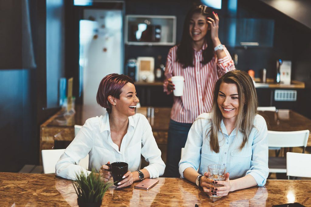 At HelloBox, we don’t just create personalised gift boxes branded to your business, we provide meaningful content to make the experience you provide that extra special. Find out more: buff.ly/2FmEQcz

#blog #extraspecial #moments