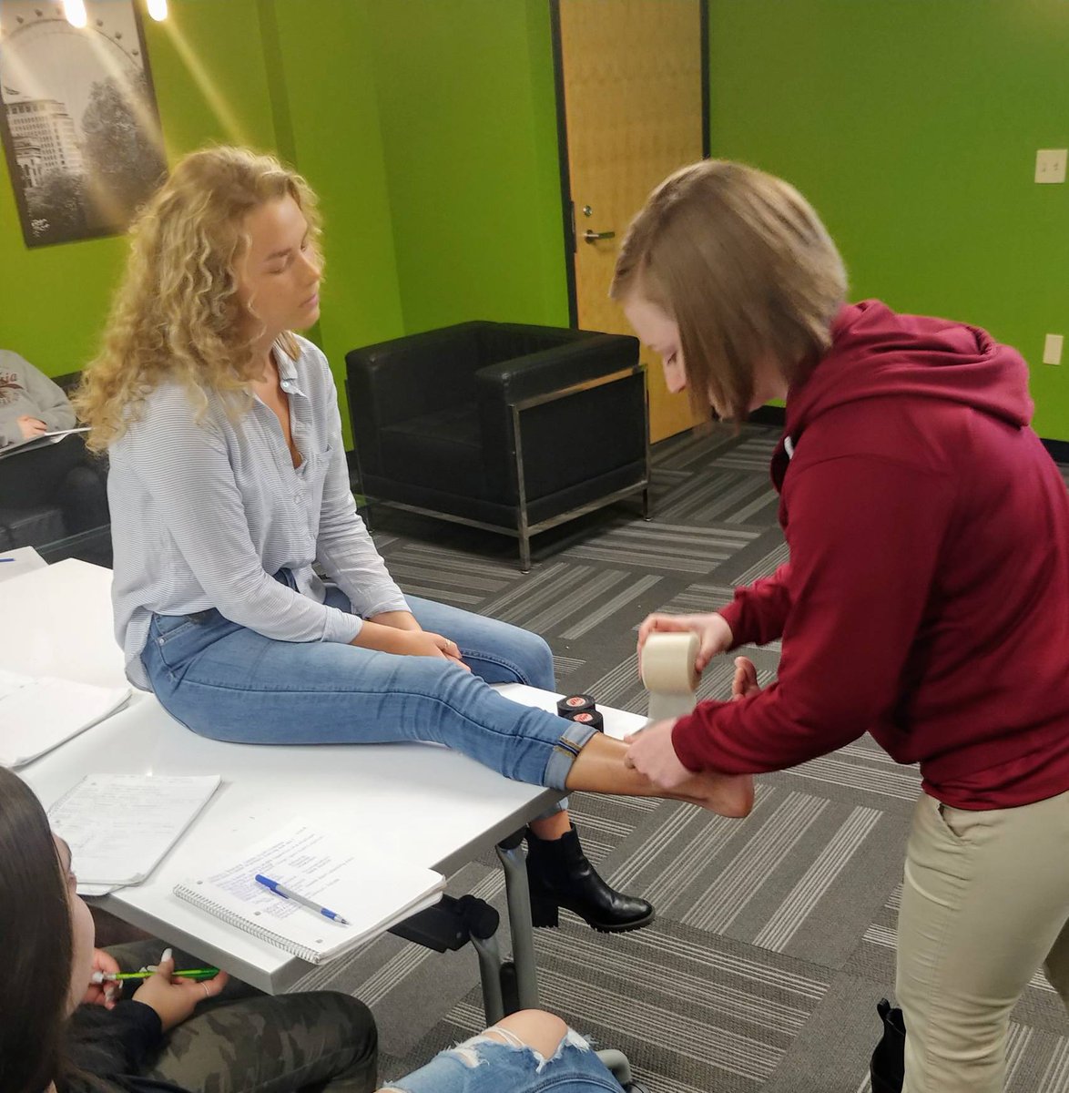 McNaryCCC's tweet image. Thanks to Teddi Reese #Willamette_u athletic trainer, who came to give an interactive career presentation to our McNary Health Occupations class!