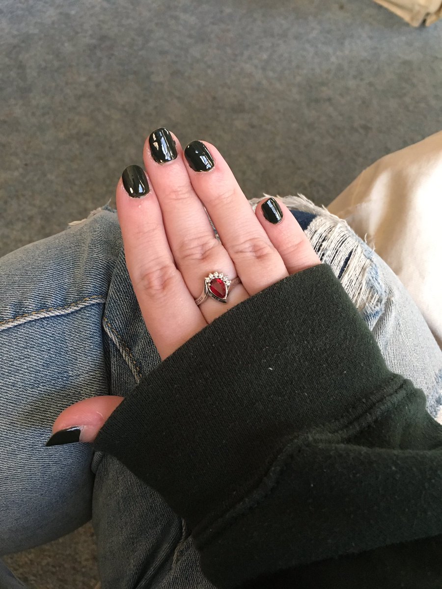 Katexo1995's tweet photo. Green nails💚 https://t.co/sKIkj17LHw