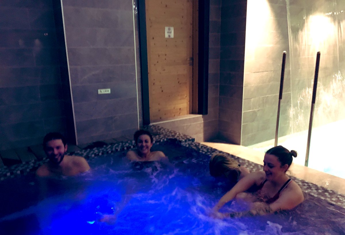 SavoieMontBlanc's tweet photo. Le pรฉriple instagrameurs aux @LesArcs continue avec la visite du nouveau #clubmedpanorama ร #arc1600 puis dรฉtente au spa de lโhรดtel #tajimah ๐๐ปร #arc2000 https://t.co/m2He7xus1s
