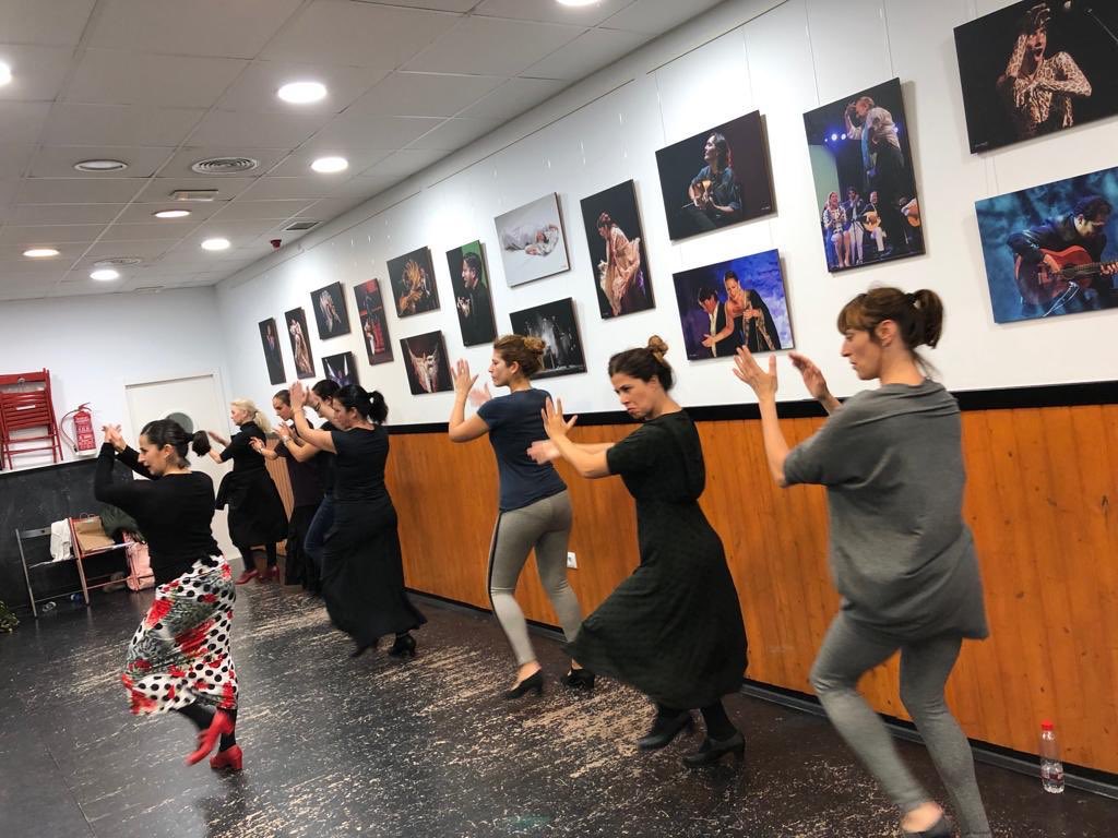 EcfPalomar's tweet photo. ECF DAVID PALOMAR | Empezamos la semana fuerte, con nuevas metas y energías renovadas👏
+Info ecflamencodavidpalomar@gmail.com o 630 779 925🤩

¡¡ No pierdas el soniquete en el camino y remata bien tu existencia !!

https://t.co/pfAyXbcGCk

#ECFDavidPalomar #Flamenco #Cadiz https://t.co/CZEyfwxB11