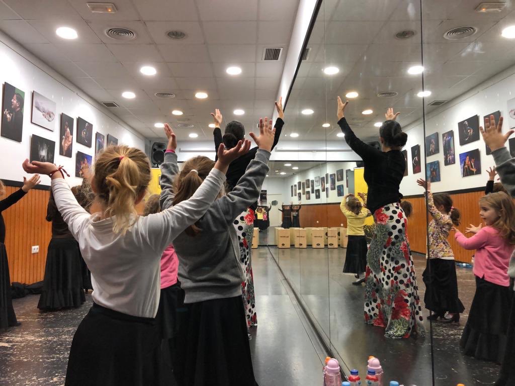 EcfPalomar's tweet photo. ECF DAVID PALOMAR | Empezamos la semana fuerte, con nuevas metas y energías renovadas👏
+Info ecflamencodavidpalomar@gmail.com o 630 779 925🤩

¡¡ No pierdas el soniquete en el camino y remata bien tu existencia !!

https://t.co/pfAyXbcGCk

#ECFDavidPalomar #Flamenco #Cadiz https://t.co/CZEyfwxB11