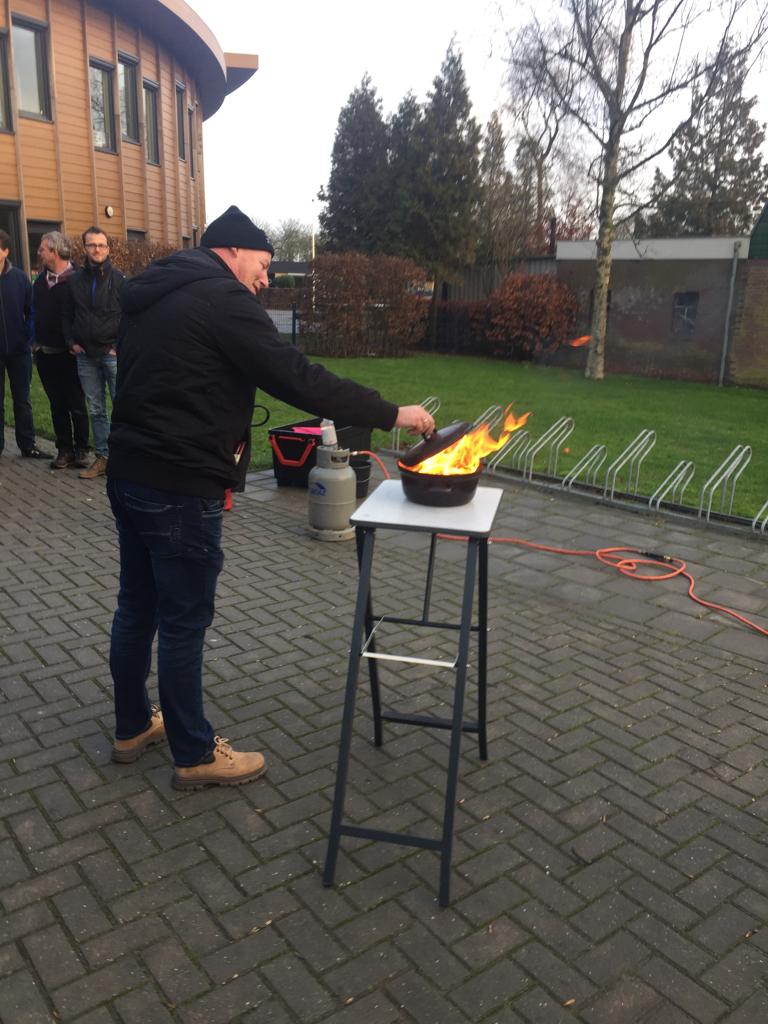 vdMeerbv's tweet photo. Bij Van der Meer werk je veilig! Vandaag hebben 16 collega's het BHV diploma behaald! https://t.co/NCldgADaw6